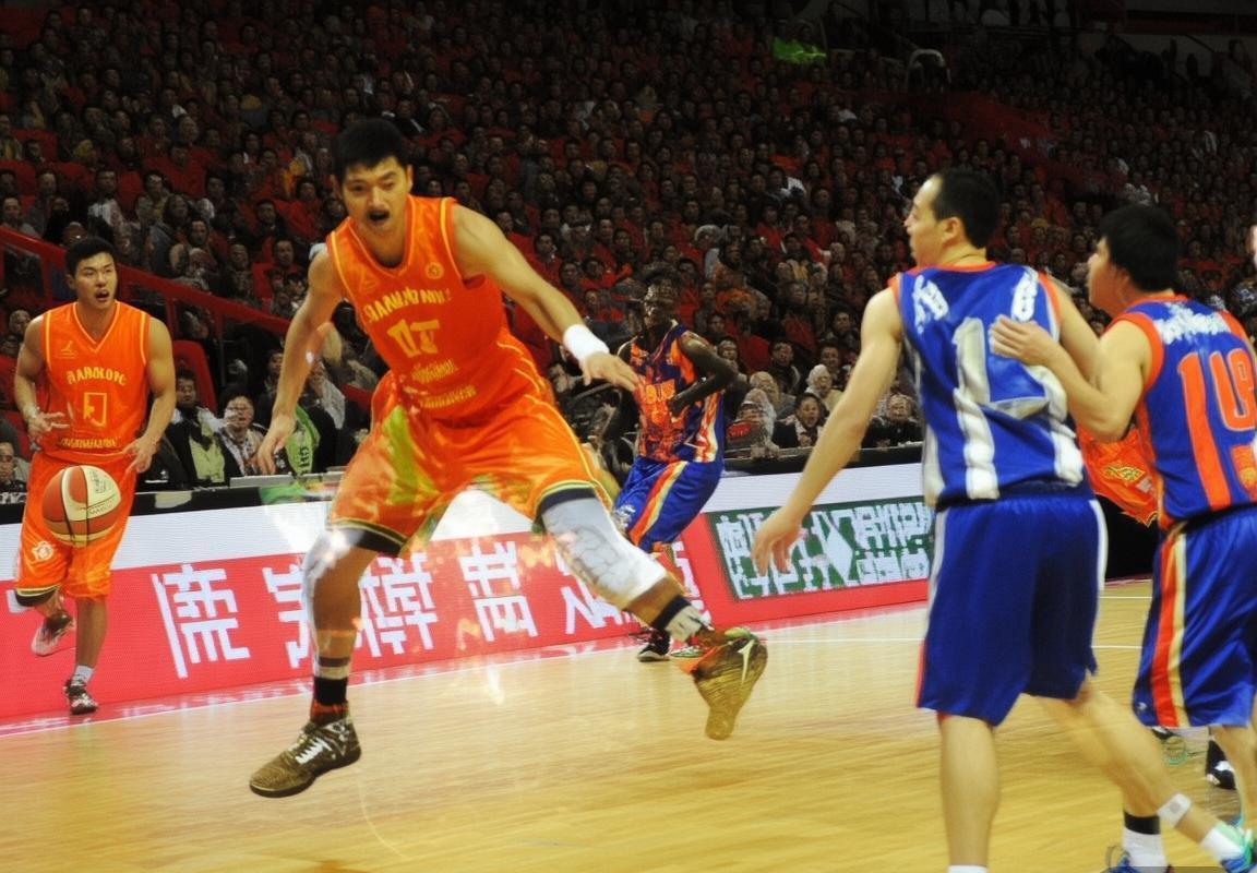 2011 CBA季后赛粤苏巅峰对决：智慧对决的经典之战